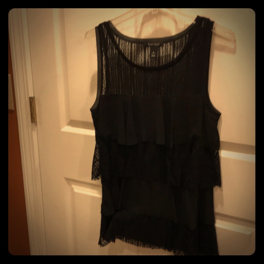 A White House black market black sleeveless top
